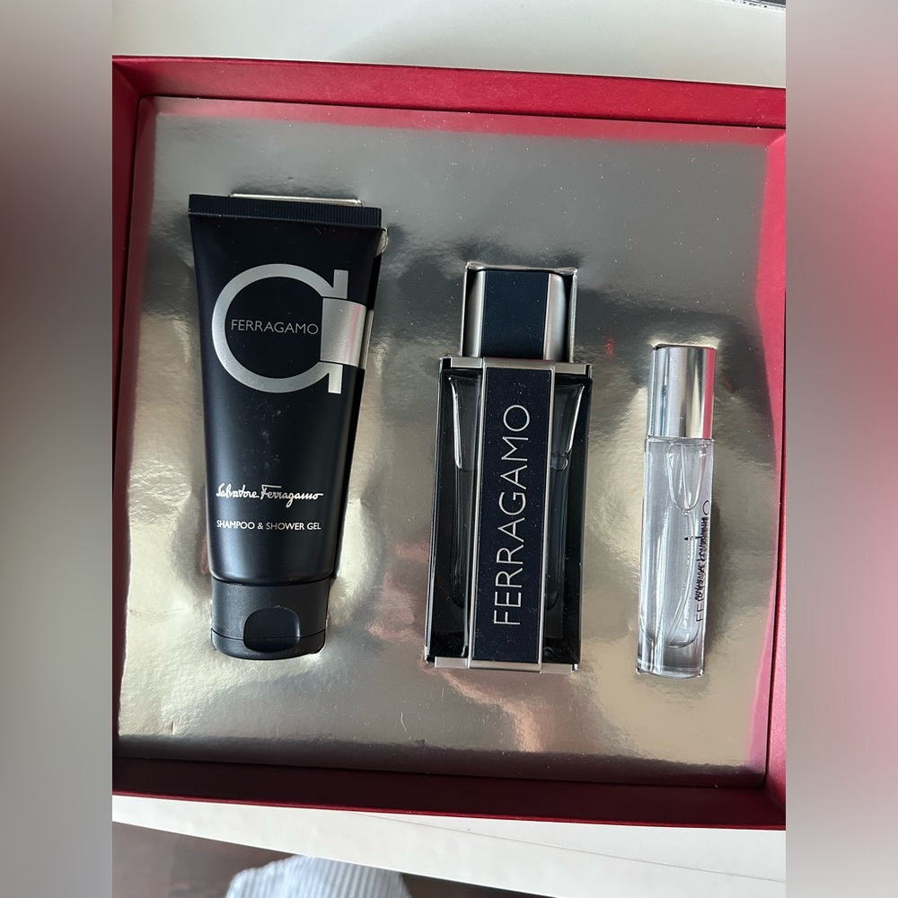 Ferragamo grooming set